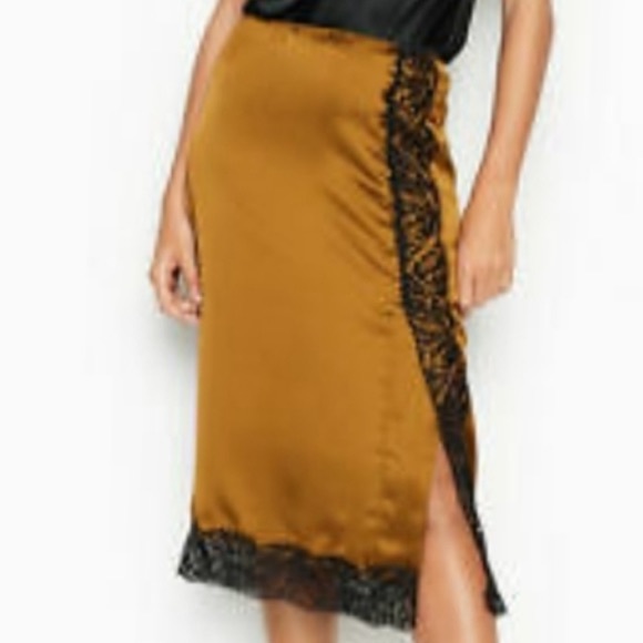 Victoria's Secret Dresses & Skirts - ✨Victoria’s Secret Lace On The Side Satin Skirt